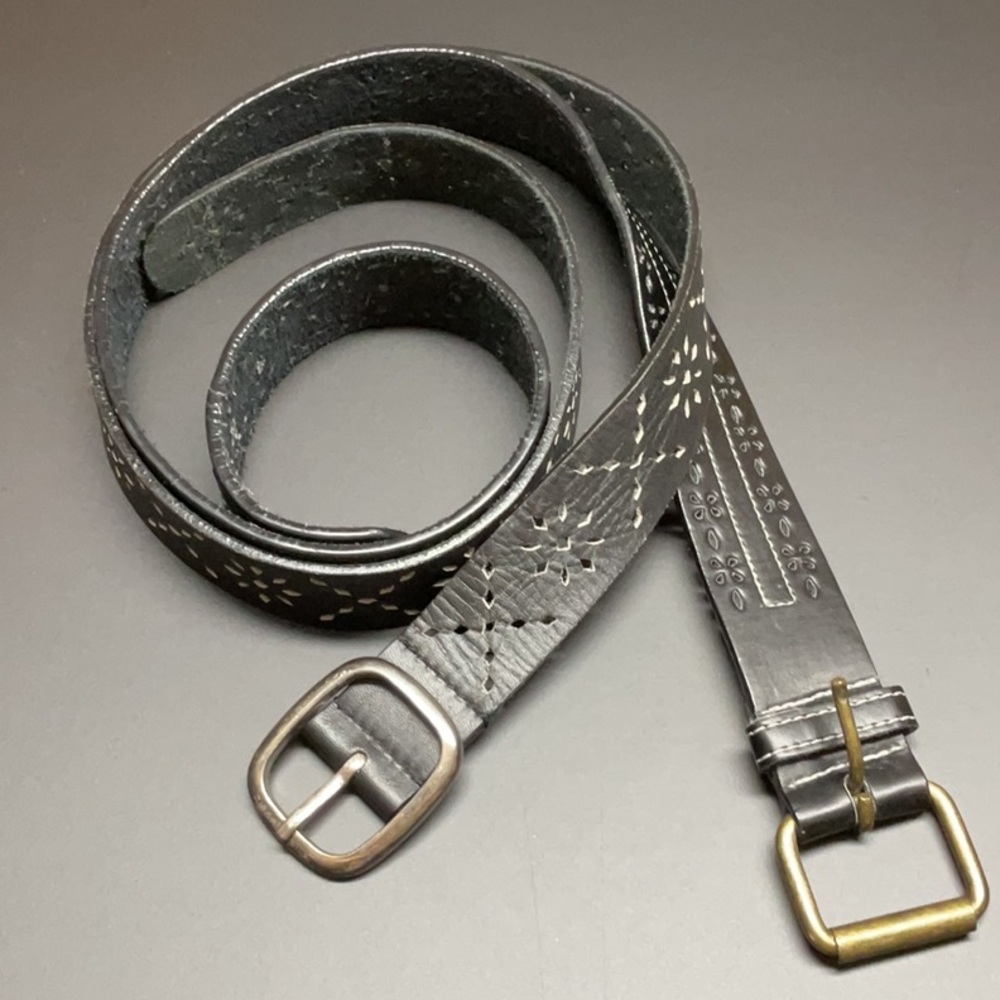 Sleek Black Leather belts with Textured Finish